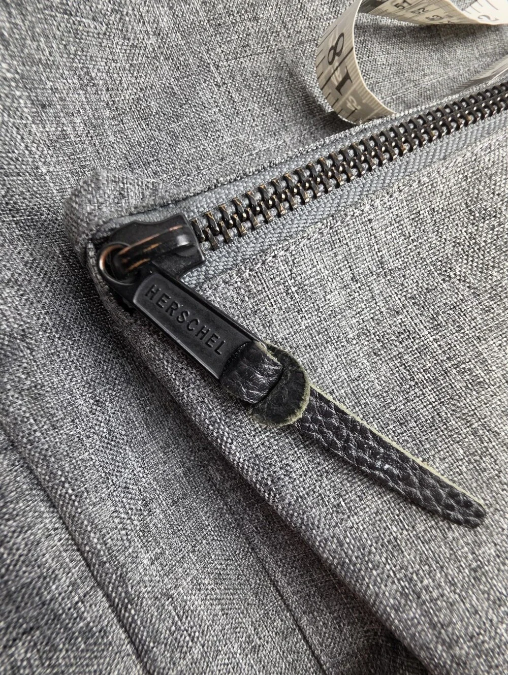 Herschel Supply Co. Classic 23.OL Raven Backpack Heathered Gray Laptop Notebook